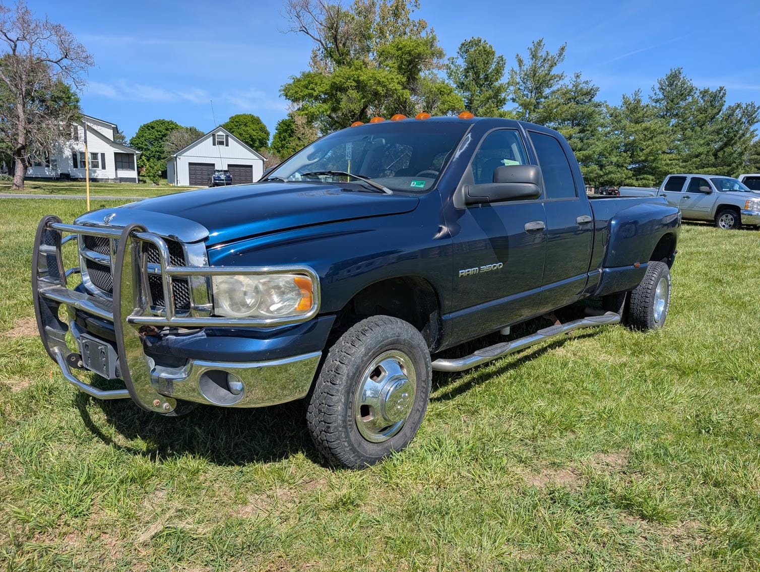 2005 Dodge Ram 3500 Equipment Image0