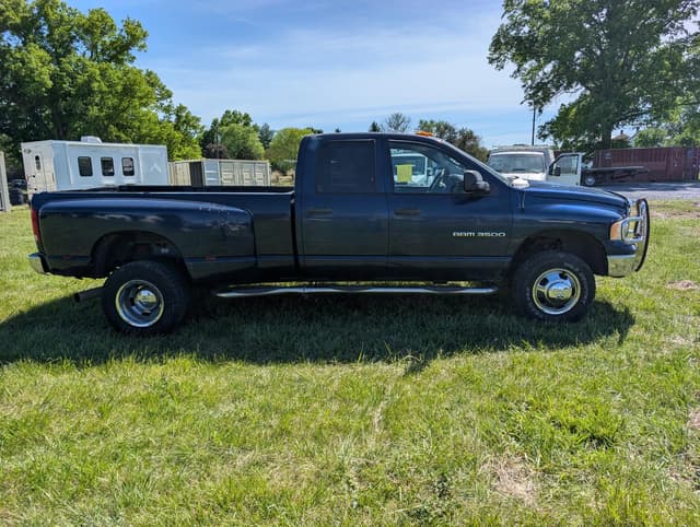 Image of Dodge Ram 3500 equipment image 3