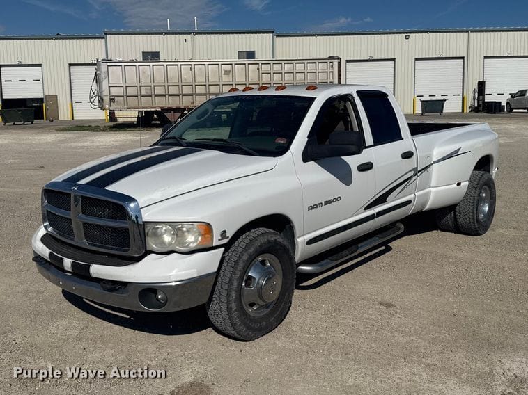 2005 Dodge Ram 3500 Equipment Image0