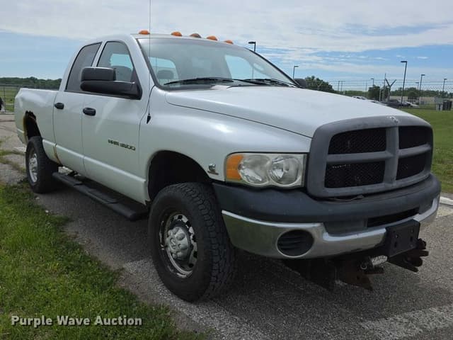 Image of Dodge Ram 3500 equipment image 2