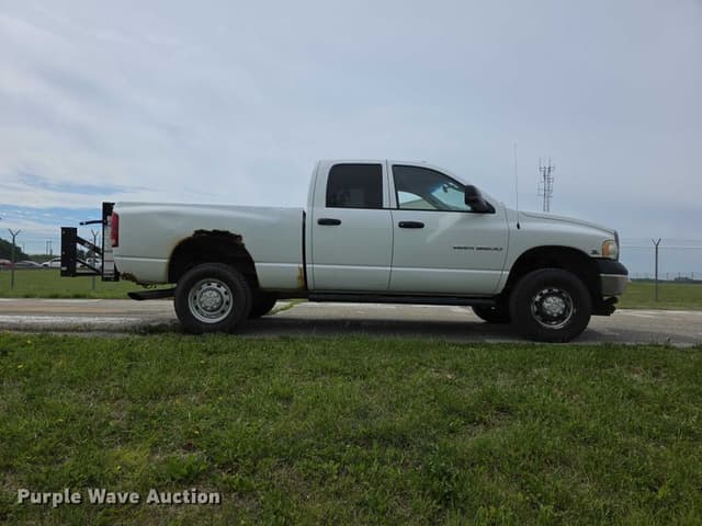 Image of Dodge Ram 3500 equipment image 3