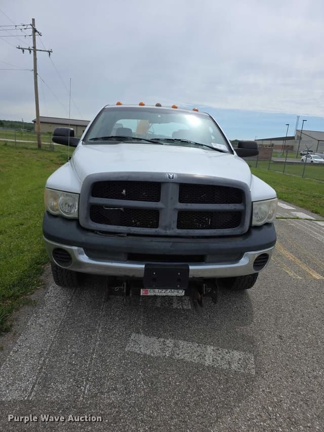 Image of Dodge Ram 3500 equipment image 1