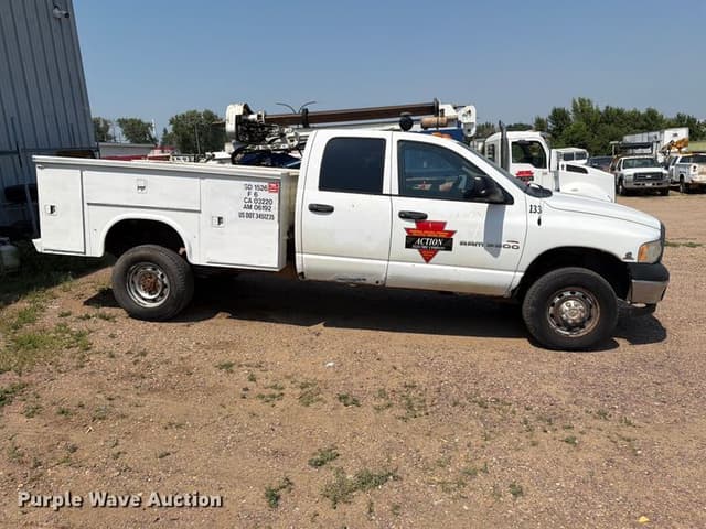 Image of Dodge Ram 3500 equipment image 3