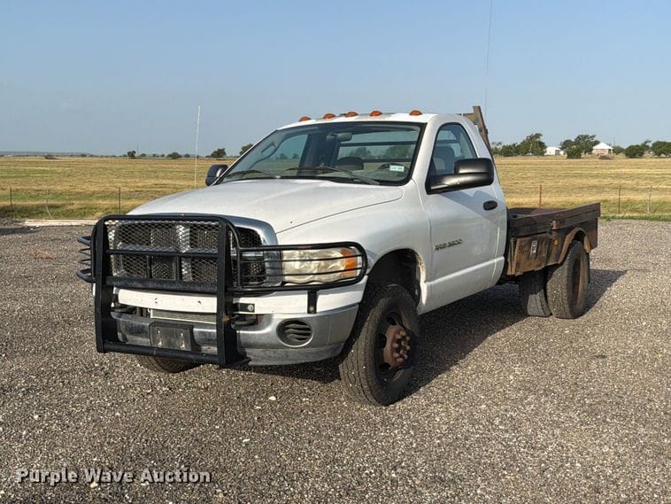 2005 Dodge Ram 3500 Equipment Image0