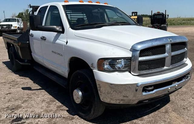 Image of Dodge Ram 3500 equipment image 2