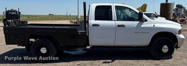 Image of Dodge Ram 3500 equipment image 3