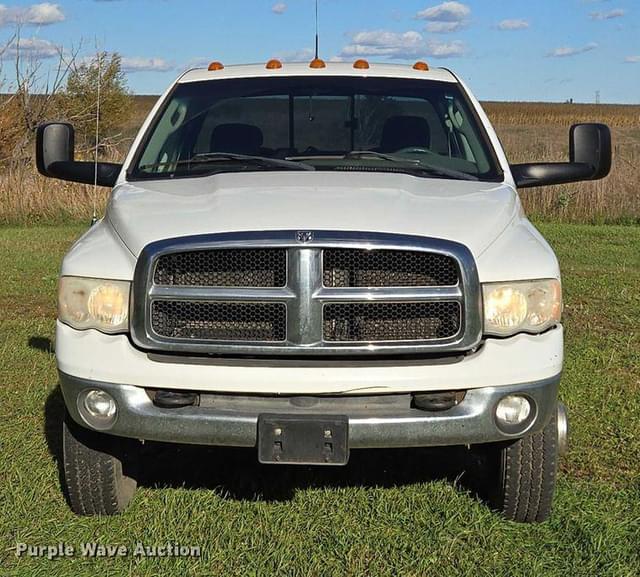 Image of Dodge Ram 3500 equipment image 1