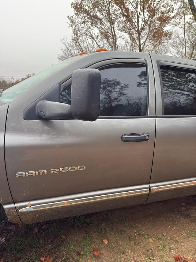 Image of Dodge Ram 2500 equipment image 4