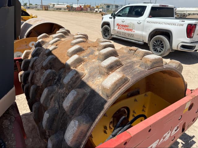 Image of DYNAPAC CA152PD equipment image 3