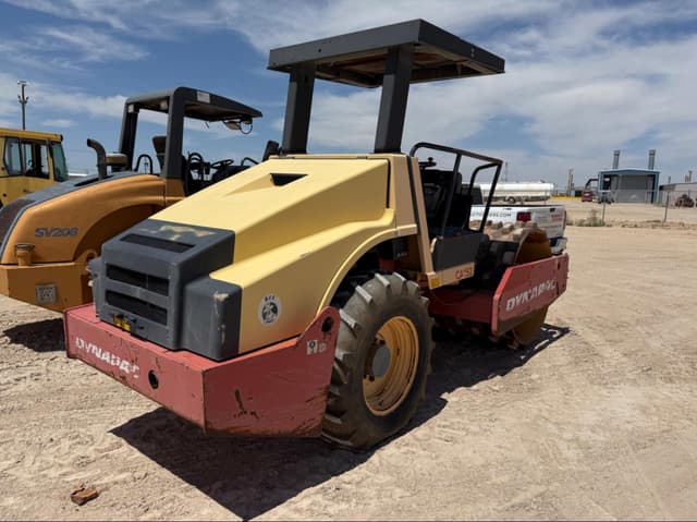 Image of DYNAPAC CA152PD equipment image 4