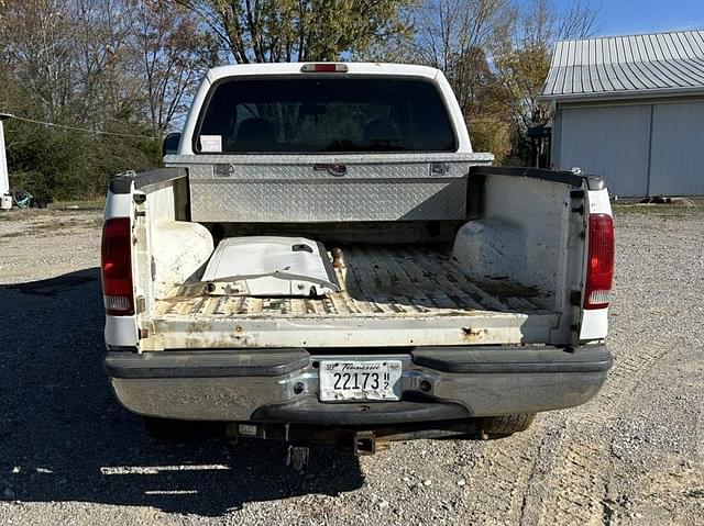 Image of Ford F-250 equipment image 2