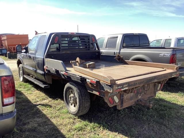 Image of Ford F-250 equipment image 3