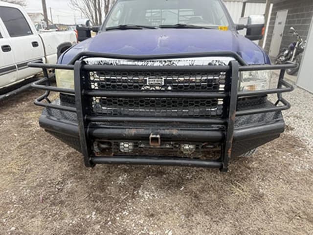 Image of Ford F-350 equipment image 2