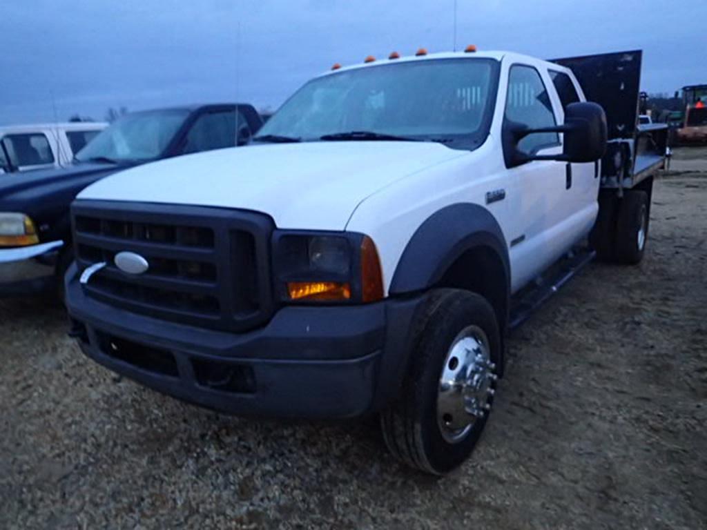 Image of Ford F-550 Primary image