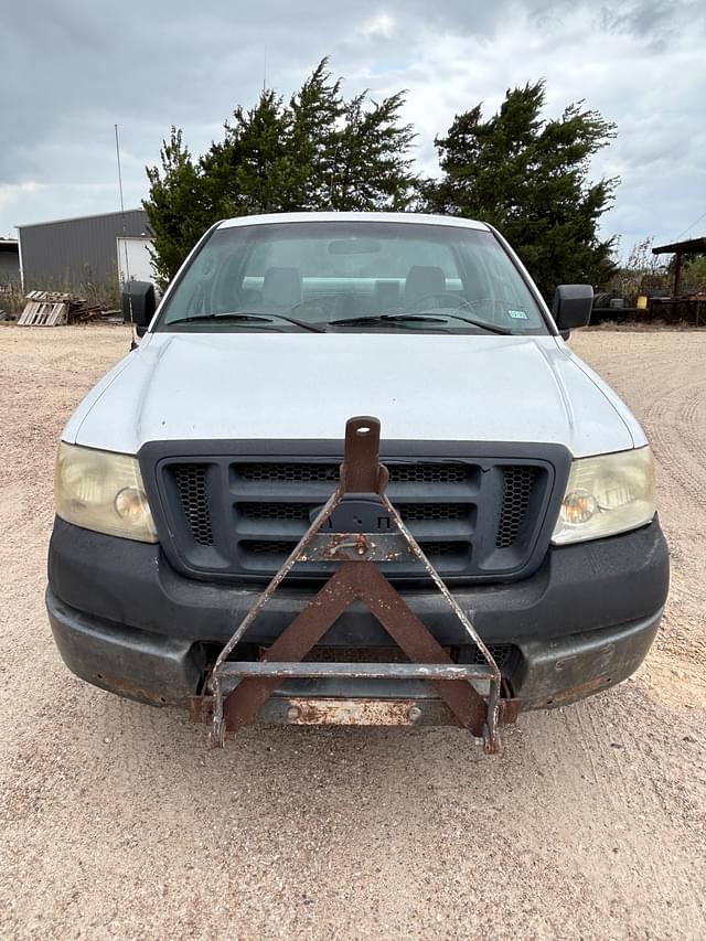 Image of Ford F-150 equipment image 1