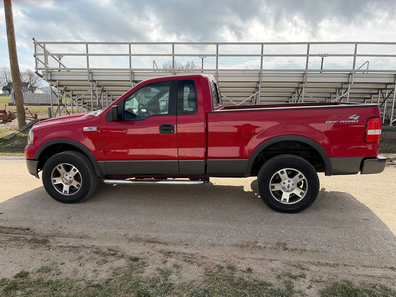 2005 Ford F-150 Equipment Image0