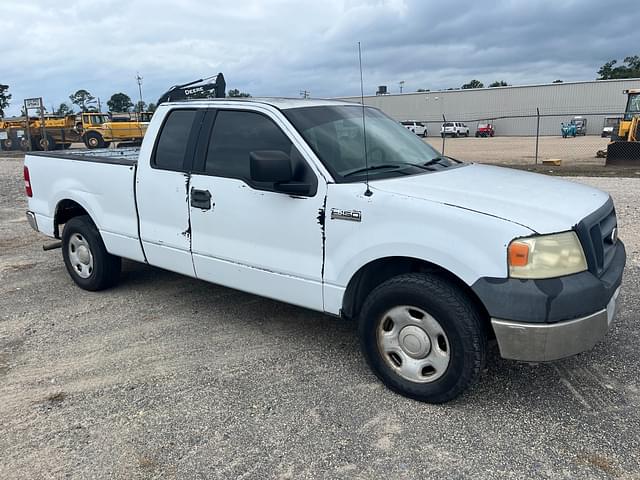 Image of Ford F-150 equipment image 4