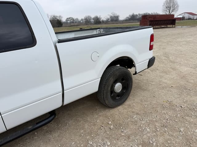 Image of Ford F-150 equipment image 3