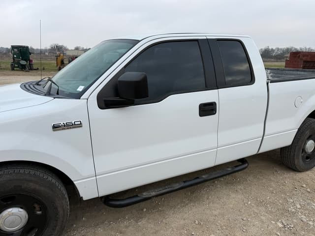 Image of Ford F-150 equipment image 2