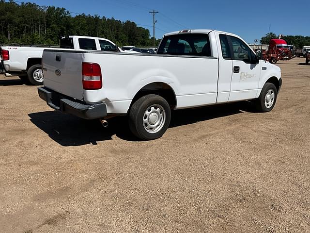 Image of Ford F-150 equipment image 4