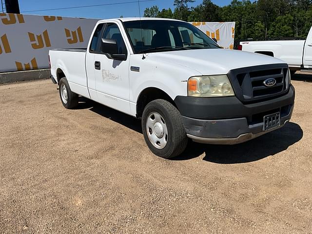 Image of Ford F-150 equipment image 2