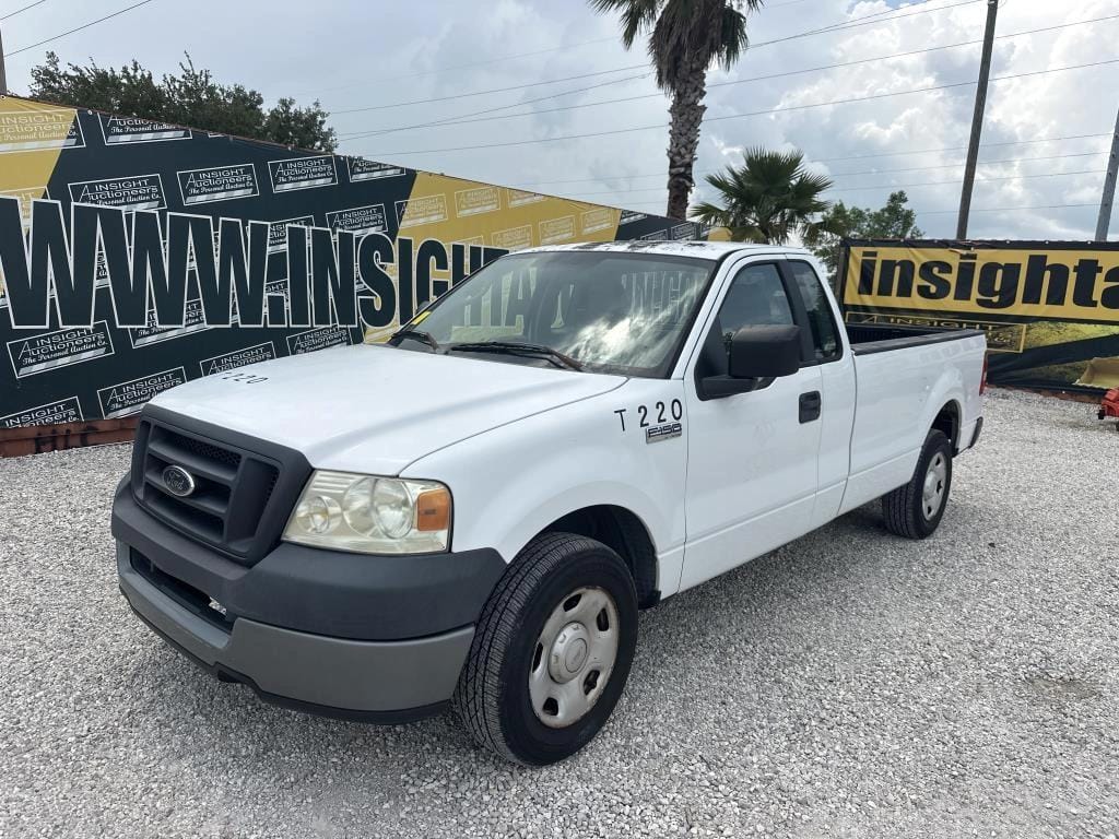 2005 Ford F-150 Equipment Image0