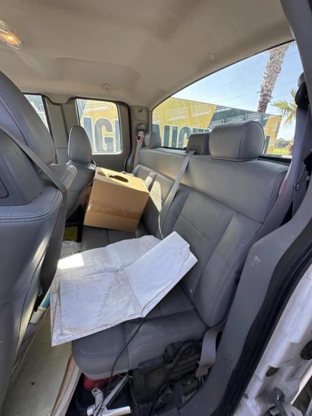 Image of Ford F-150 equipment image 4