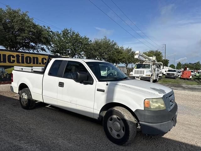 Image of Ford F-150 equipment image 3