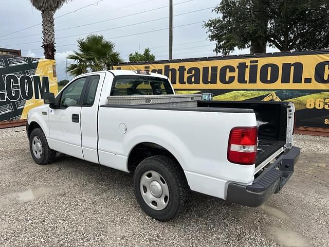 Image of Ford F-150 equipment image 1