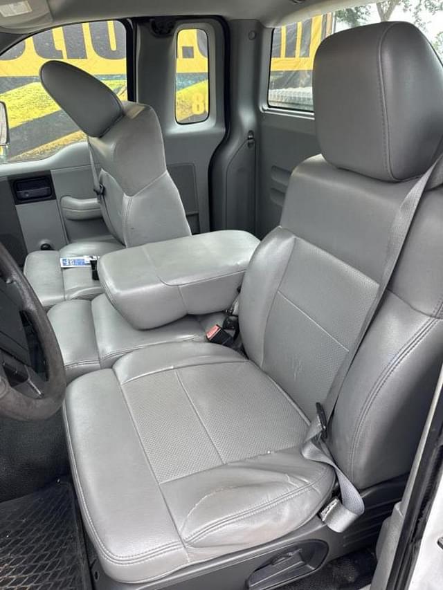 Image of Ford F-150 equipment image 4