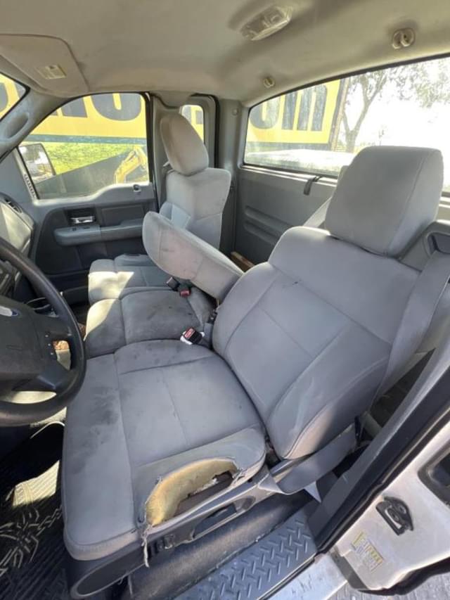 Image of Ford F-150 equipment image 4