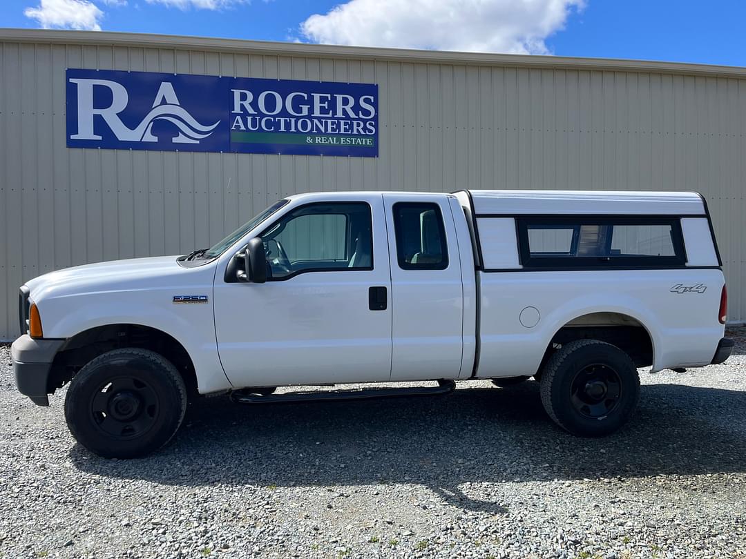 Image of Ford F-250 Primary image