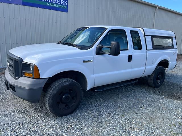 Image of Ford F-250 equipment image 3