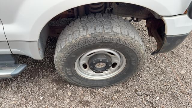Image of Ford F-250 equipment image 3