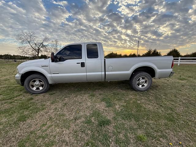 Image of Ford F-250 equipment image 3