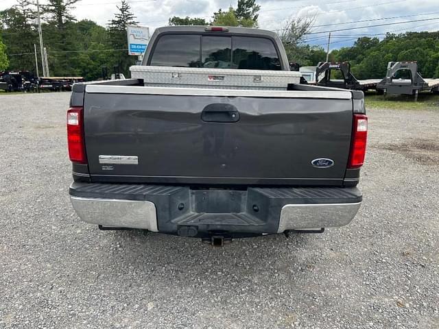Image of Ford F-250 equipment image 4