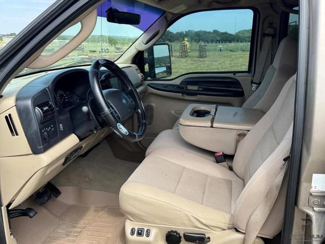 Image of Ford F-250 equipment image 2
