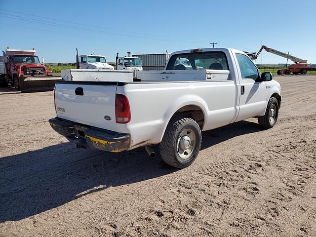 Image of Ford F-250 equipment image 4