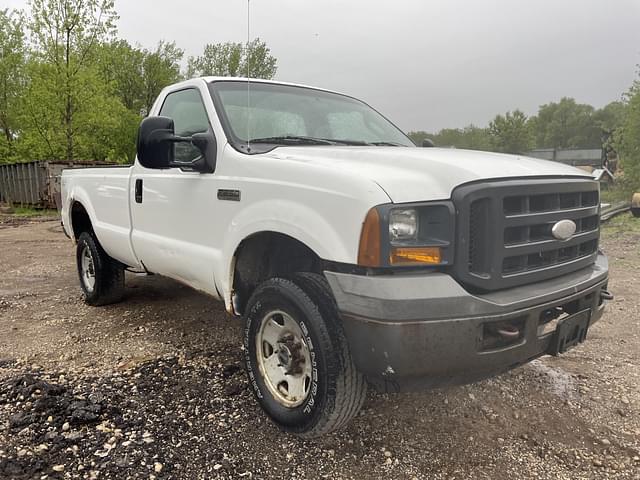 Image of Ford F-250 equipment image 2