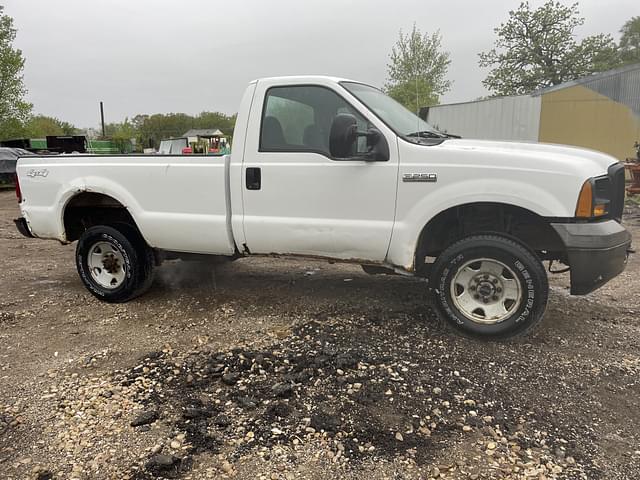 Image of Ford F-250 equipment image 3