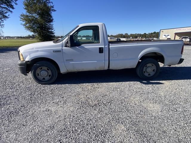 Image of Ford F-250 equipment image 1