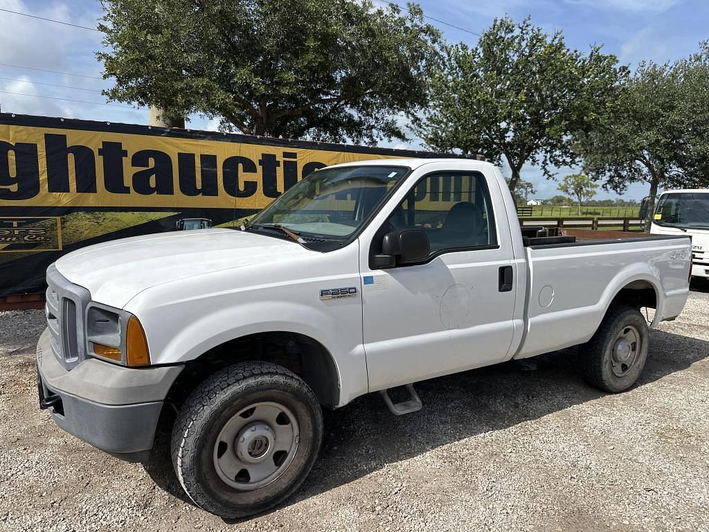 Image of Ford F-250 Primary image