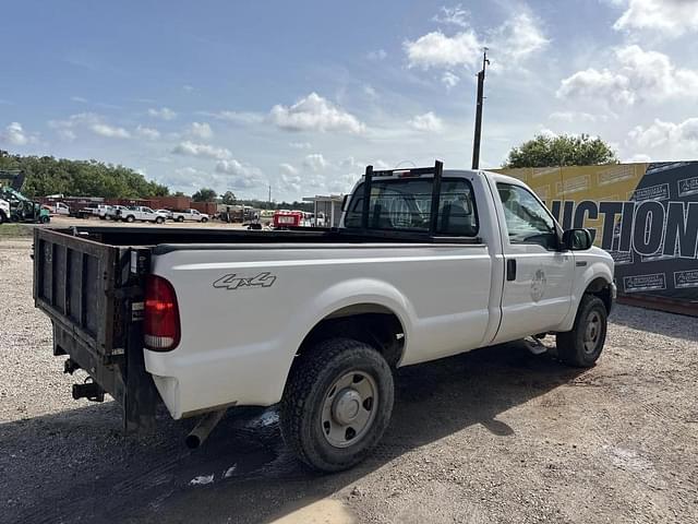 Image of Ford F-250 equipment image 2