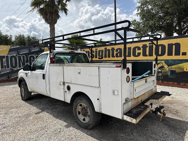 Image of Ford F-250 equipment image 1