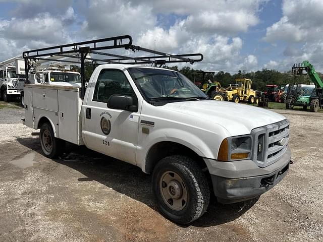 Image of Ford F-250 equipment image 4