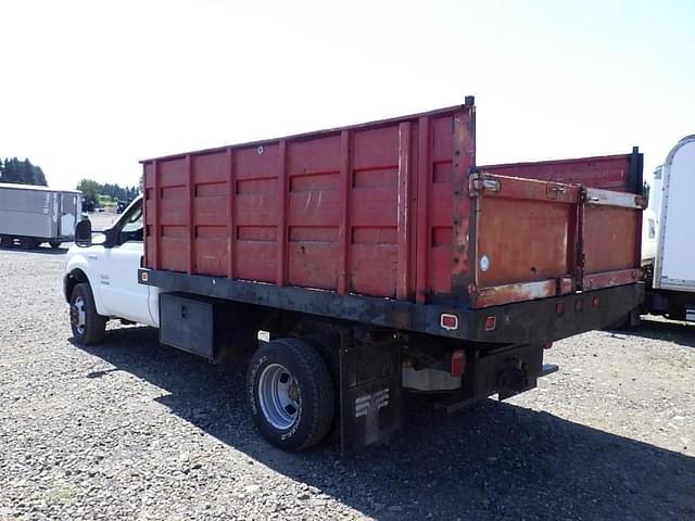 Image of Ford F-350 equipment image 4