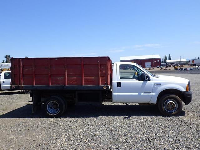 Image of Ford F-350 equipment image 2