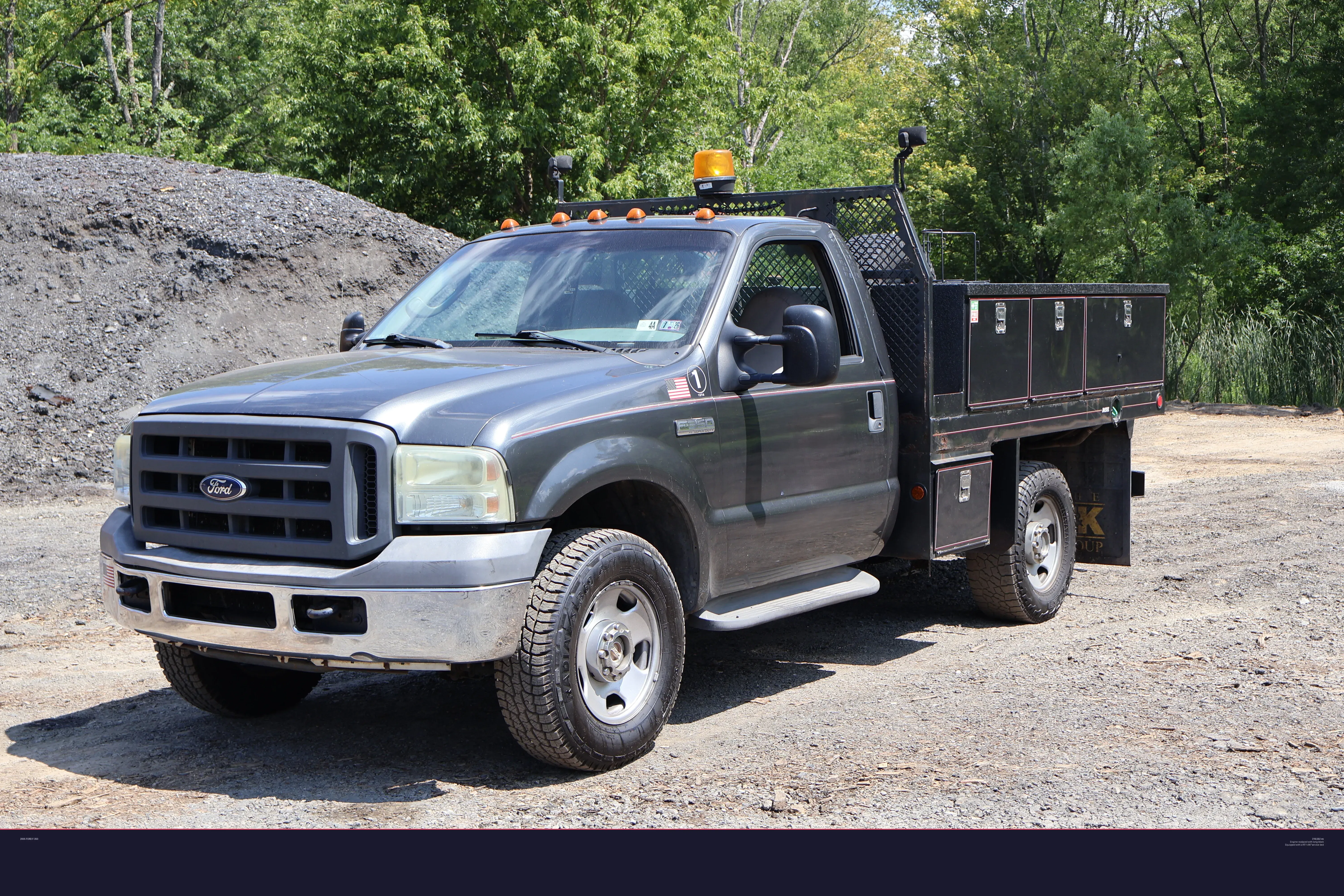 2005 Ford F-350 Equipment Image0