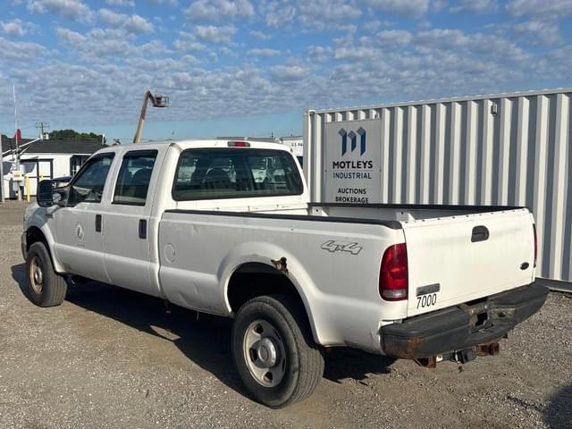Image of Ford F-350 equipment image 1