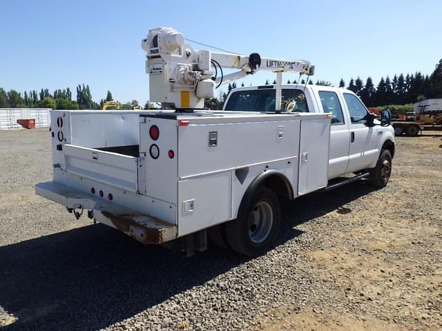 Image of Ford F-350 equipment image 3